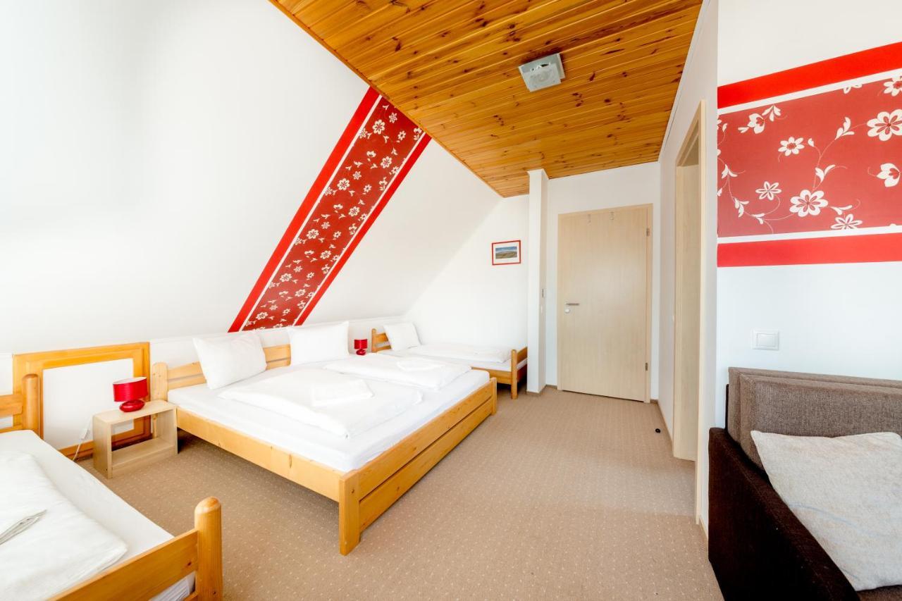 Rozmaring Vendeghaz Hotel Zengovarkony Ngoại thất bức ảnh