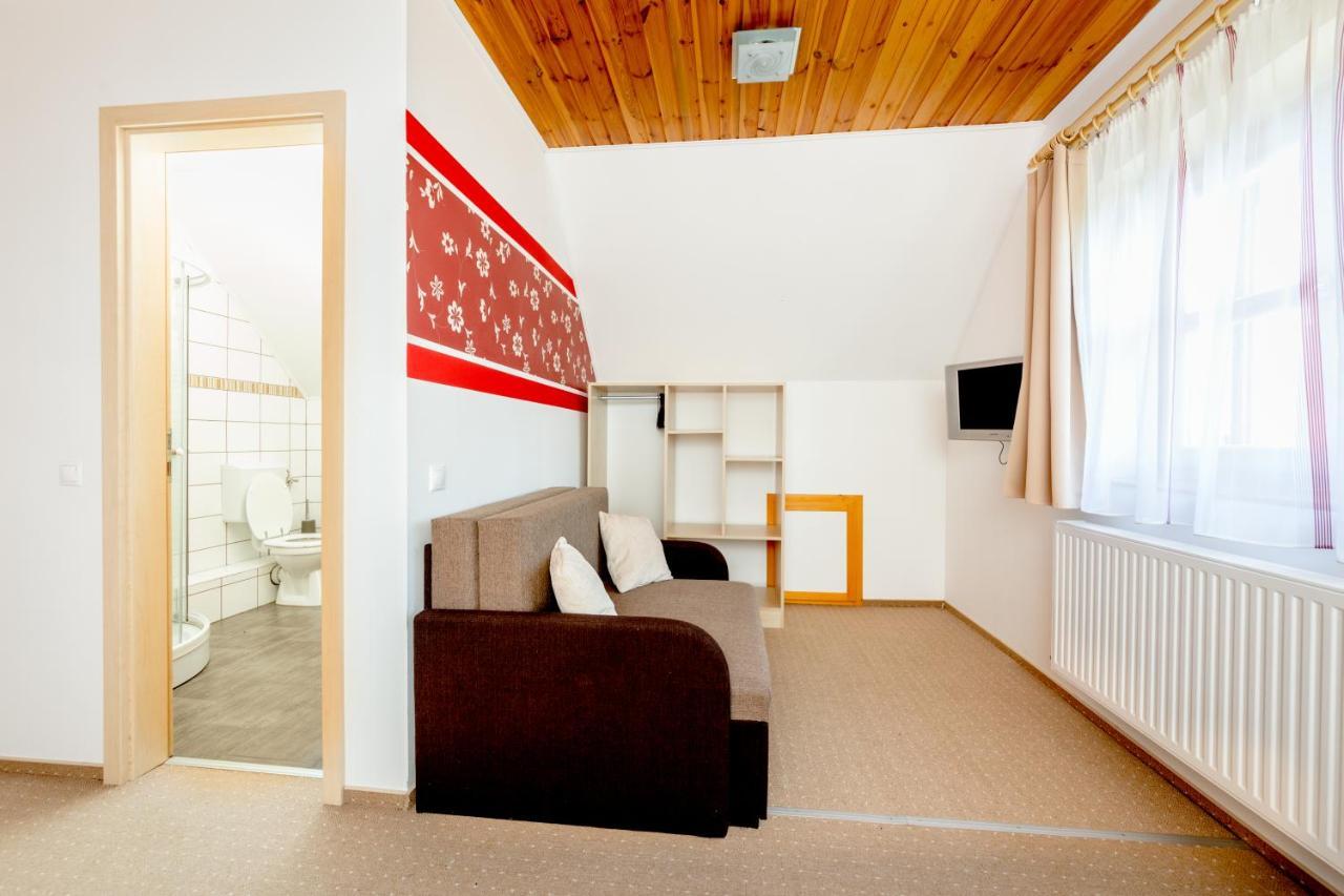 Rozmaring Vendeghaz Hotel Zengovarkony Ngoại thất bức ảnh